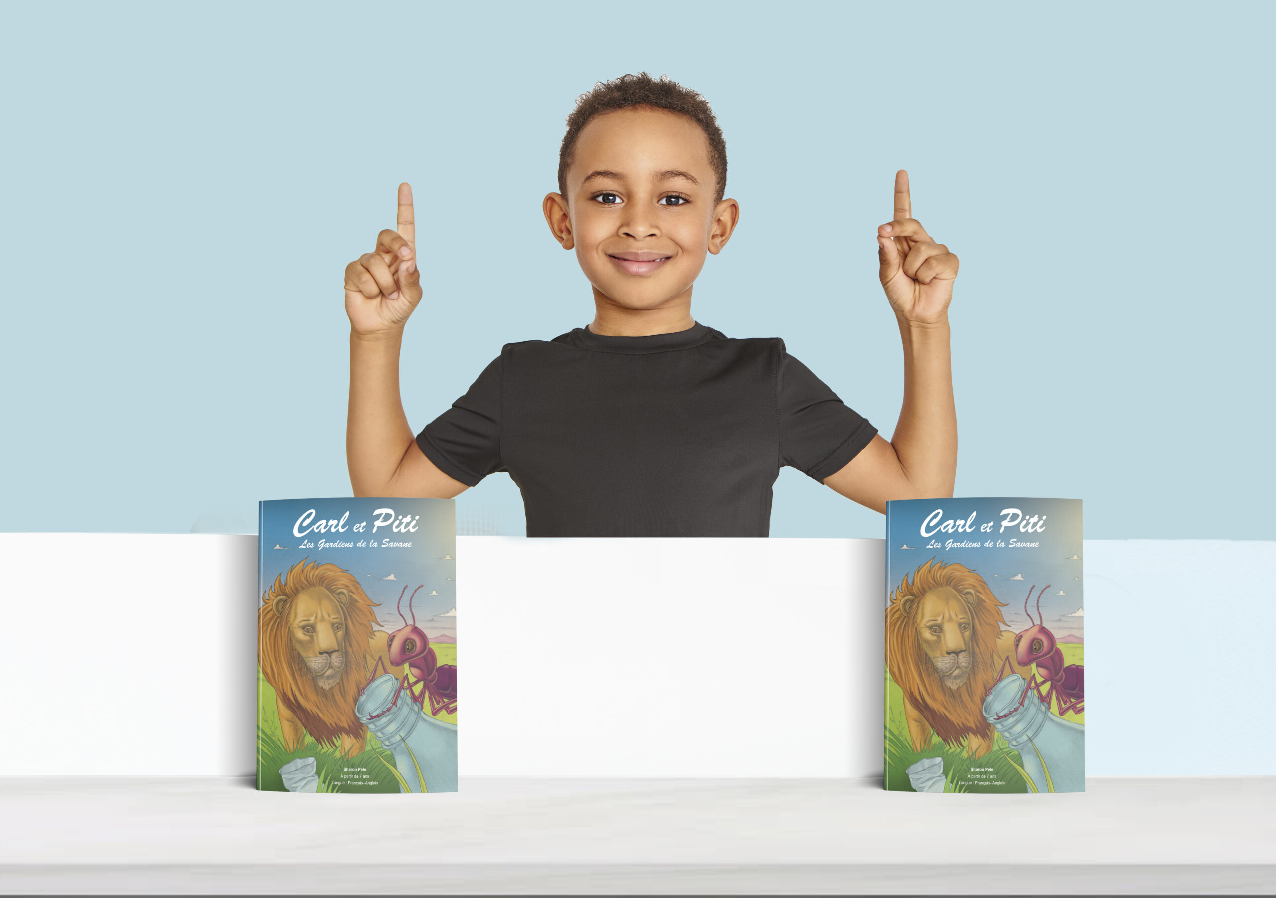 Carl et Piti little girl smiling and holding blank search placard